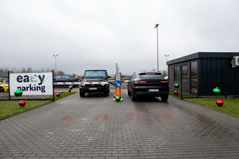 Parking przy lotnisku Chopina