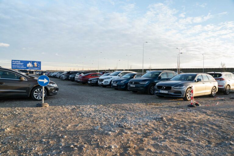 Parking przy lotnisku Chopina